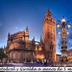 Wohnung Mit Terrasse, Naehe Kathedrale Von Sevilla